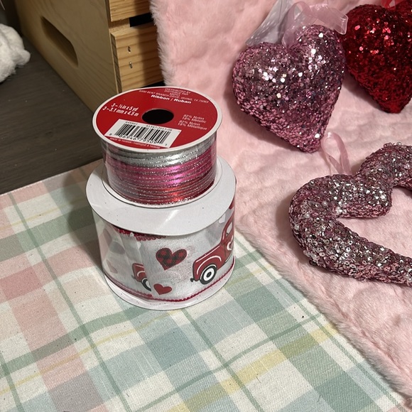 New Assorted Valentines Day Decorations - Picture 6 of 6